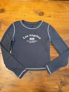 SHEIN Navy Long-Sleeve 'Los Angeles' Graphic Crop Top
